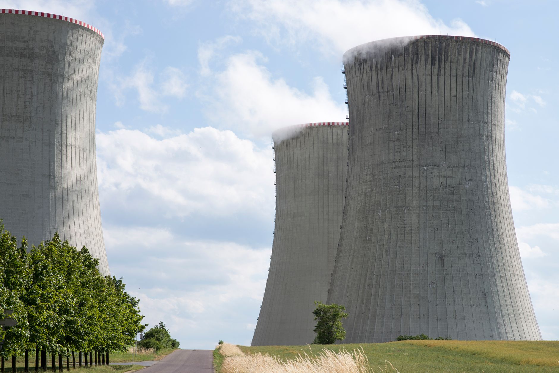 NuScale Power: 75,000 in Revenue, a 750 Million Share Sale, and an 84% Drop from Highs — Is Dilution Worth the Dream?
