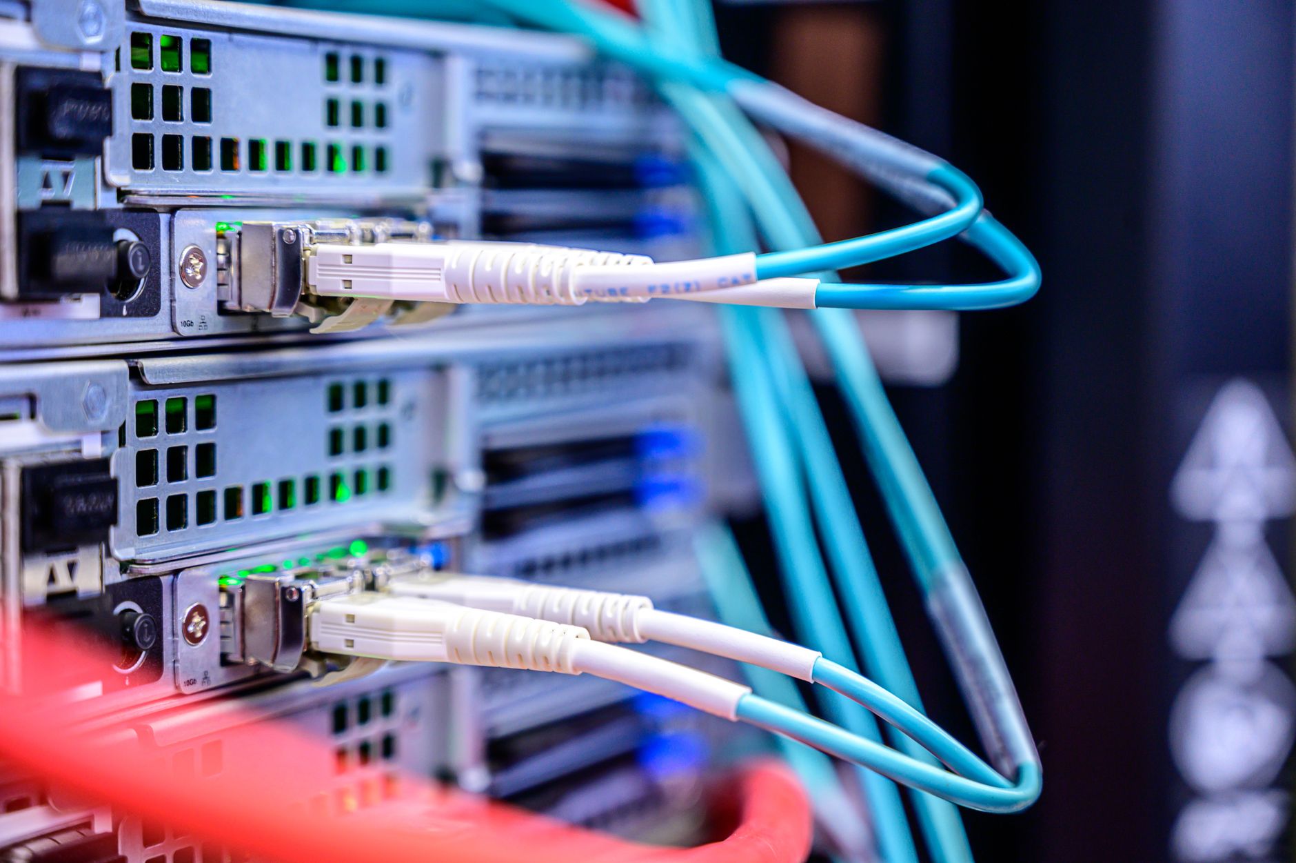 Cisco vs. Broadcom: Two Different AI Networking Bets, Both Sold Off After Beating Estimates